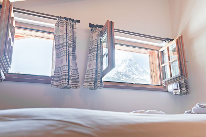 Room 2 of 35