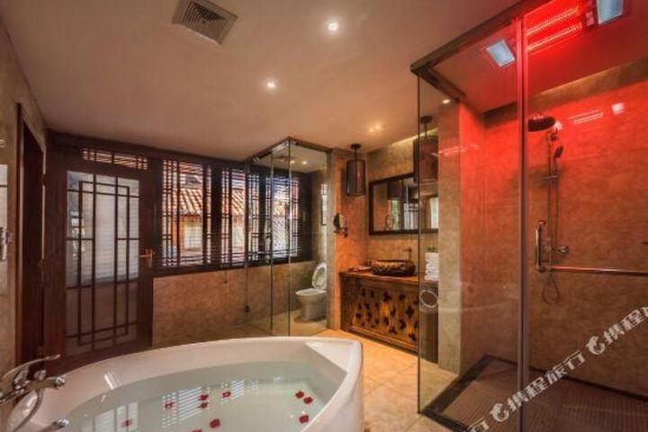 Lijiang Ancient City Xishan Tea House Inn