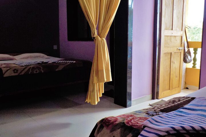 Room 3 of 44