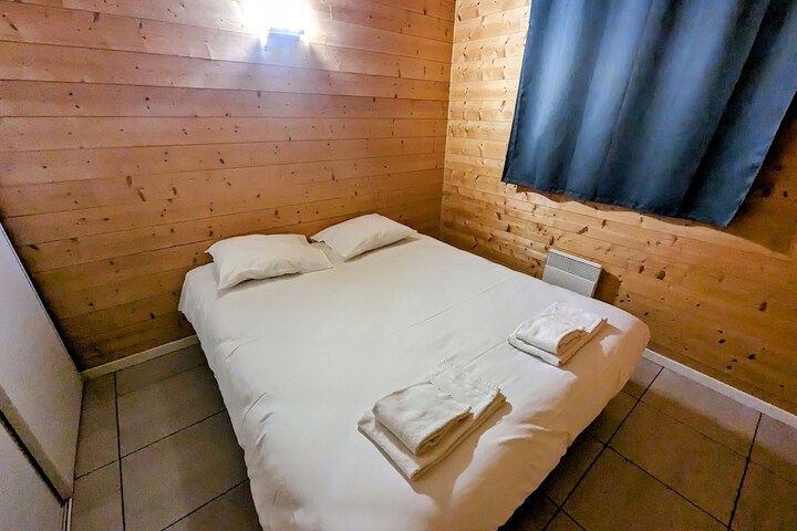 Room 4 of 24