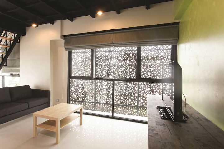 Room 8 of 20