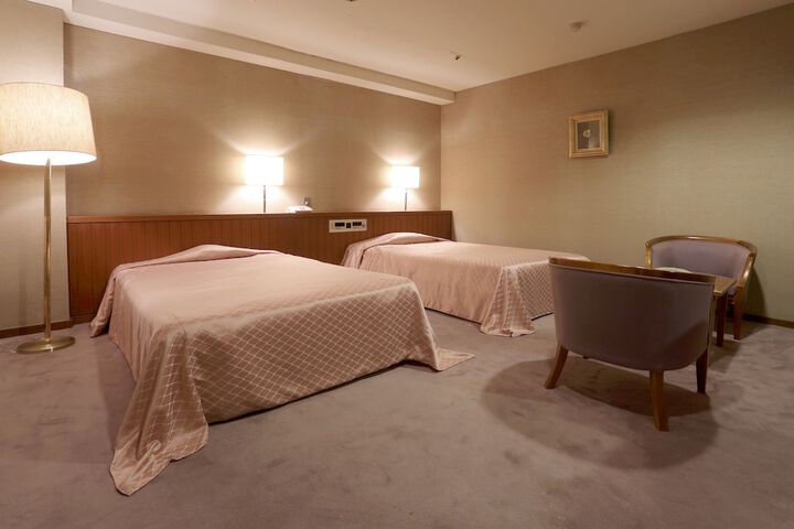 Room 5 of 36