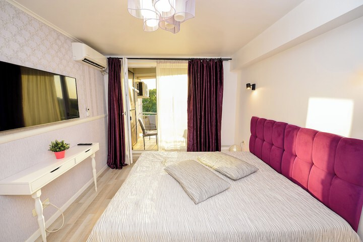 Room 3 of 20