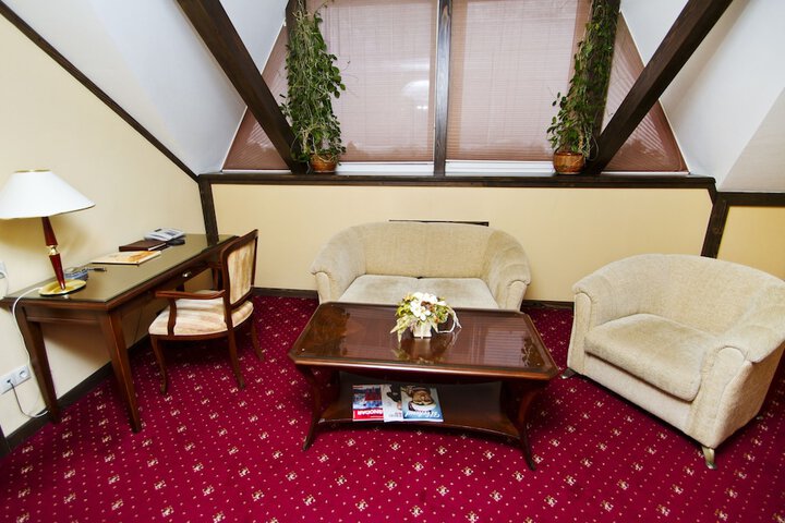 Room 14 of 34