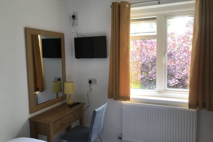 Room 5 of 95