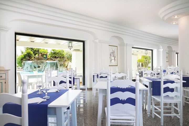 Dining Photos