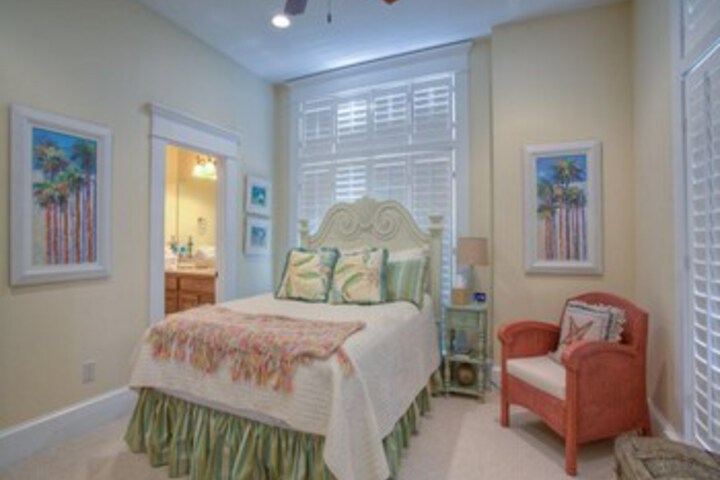 Room 70 of 74