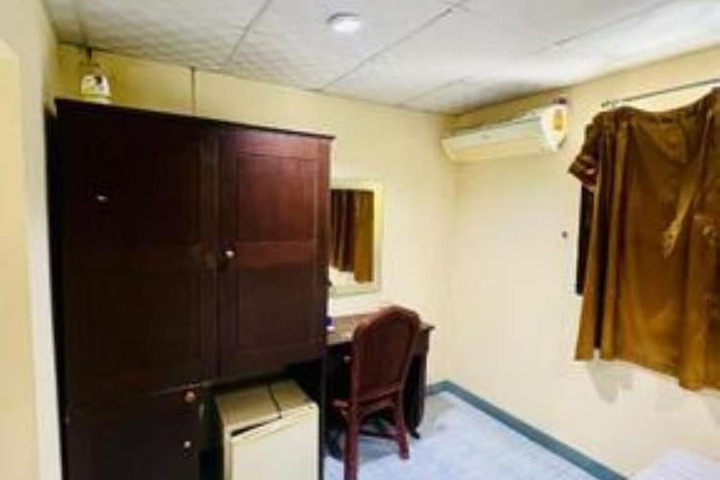 Room 9 of 53