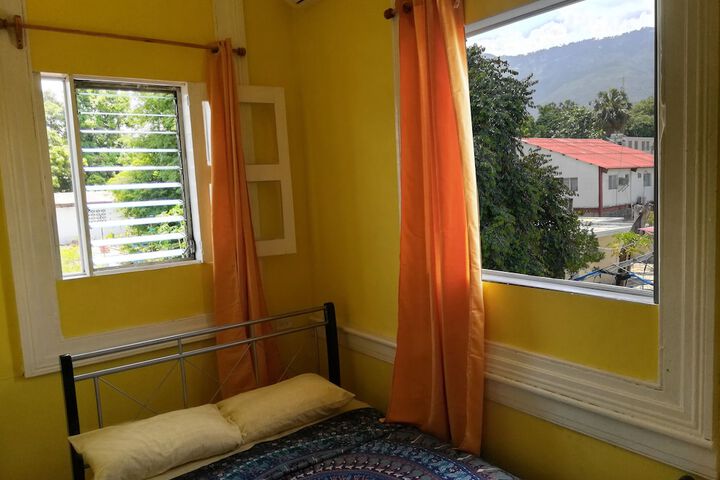 Room 33 of 59