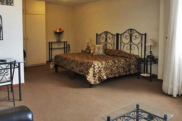 Room 6 of 36