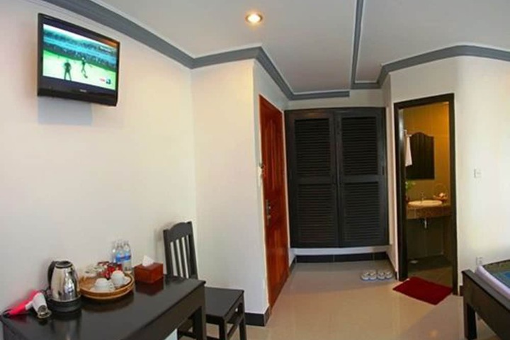 Room 18 of 49