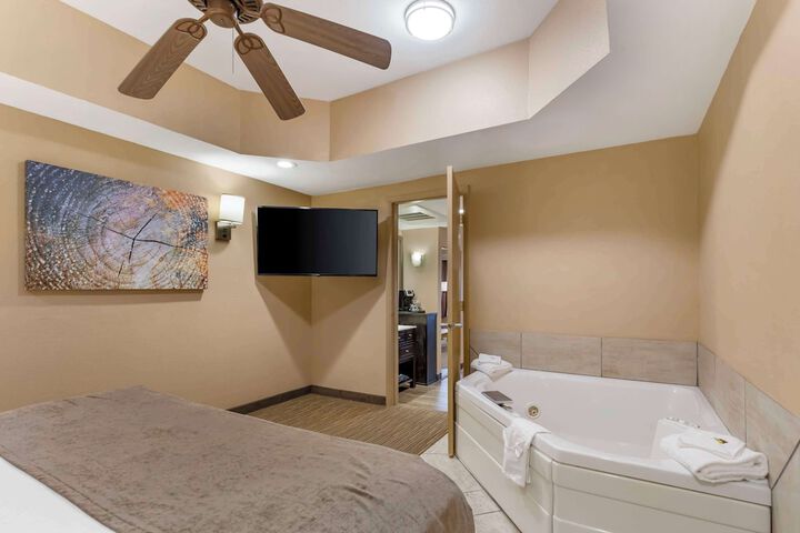 Room 9 of 42