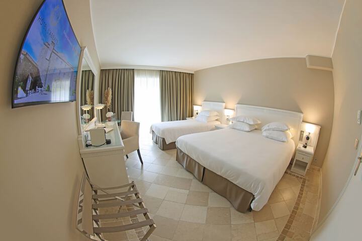 Room 34 of 121