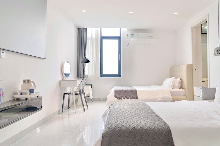 Room 33 of 107