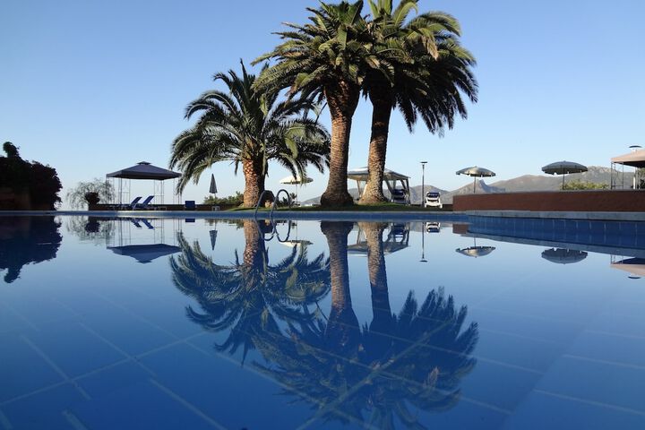 Pools & Facilities