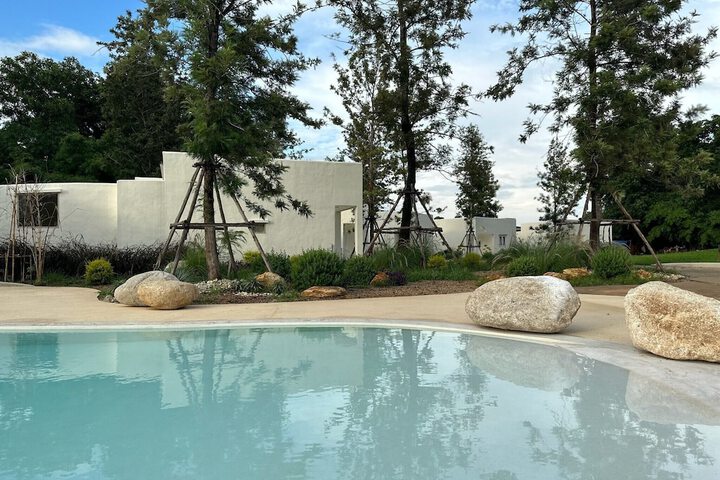 Pool 14 of 31