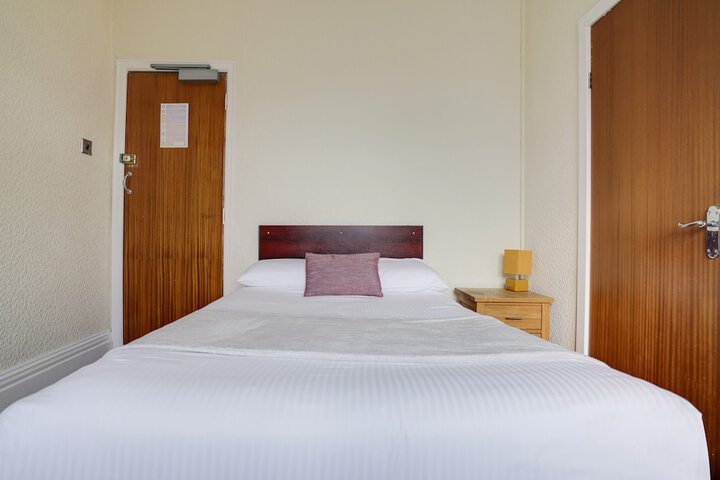 Room 9 of 24