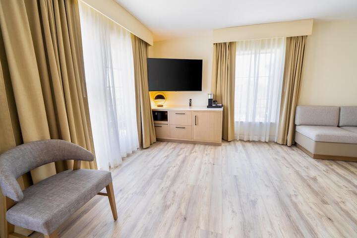 Room 28 of 58