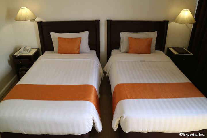 Room 46 of 77