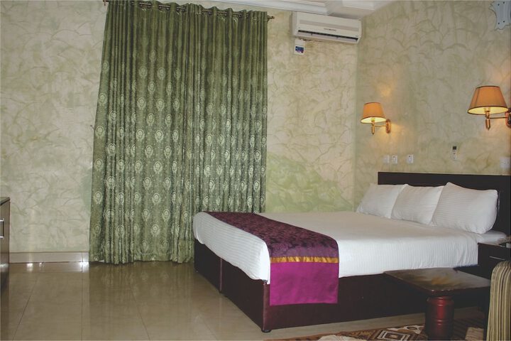 Bestway Luxury Suites