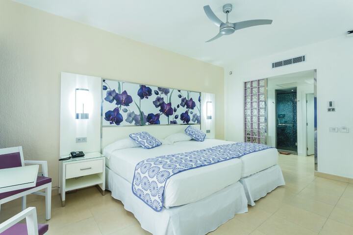 Room 8 of 88