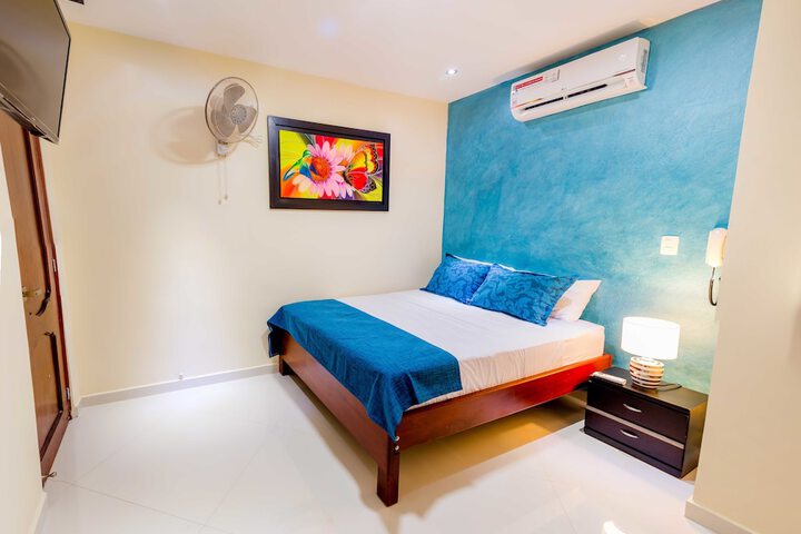Room 4 of 105