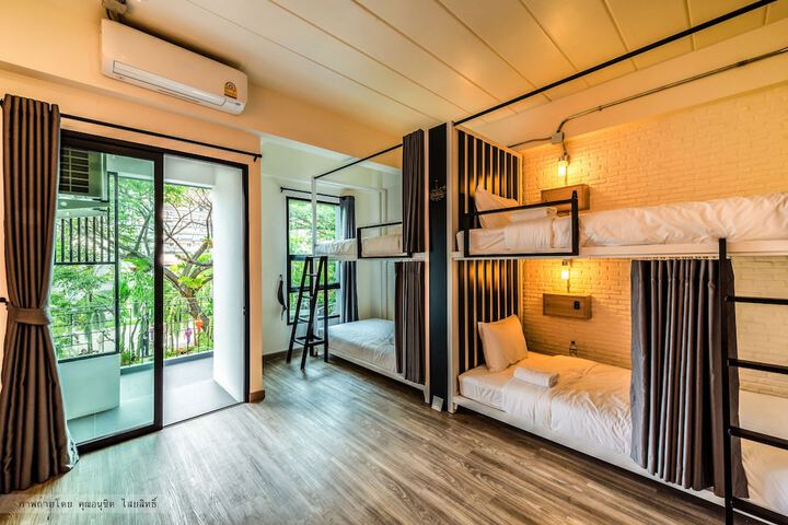 Room 42 of 112