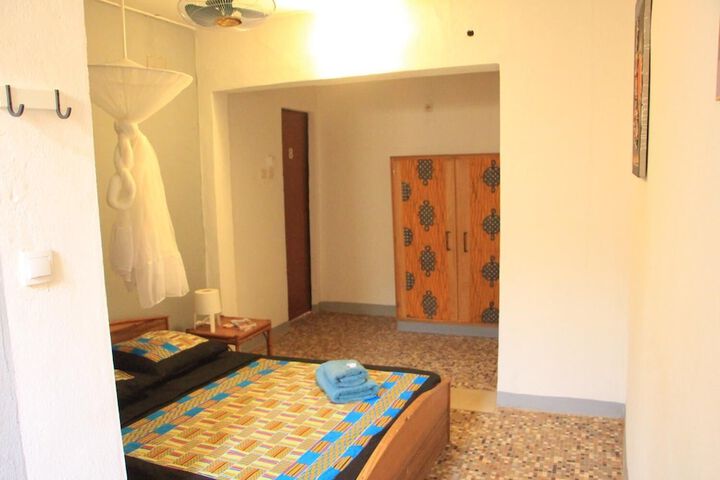 Room 10 of 37