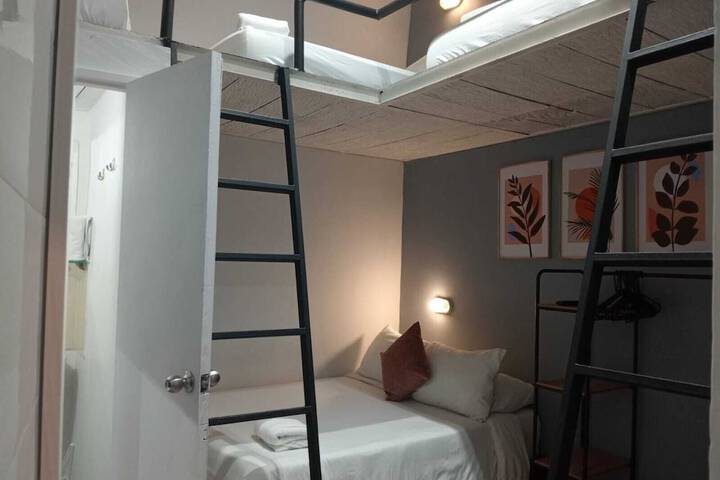 Room 19 of 33