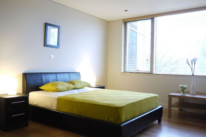 Room 5 of 9