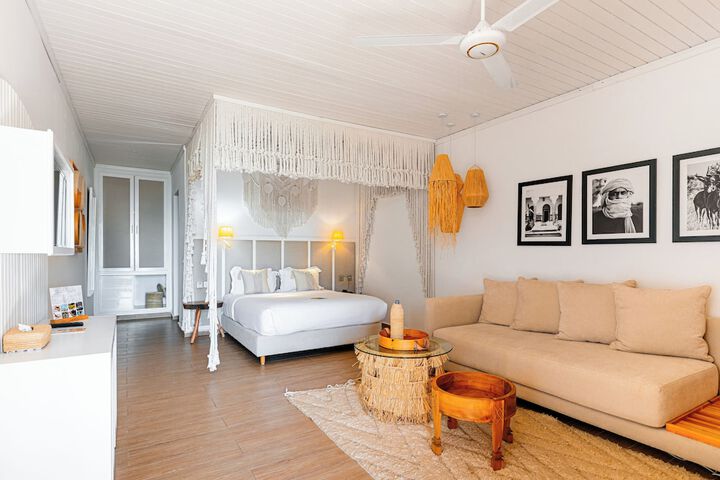 Room 28 of 149