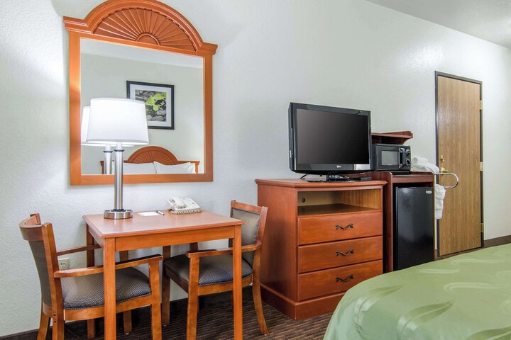 Room 20 of 65