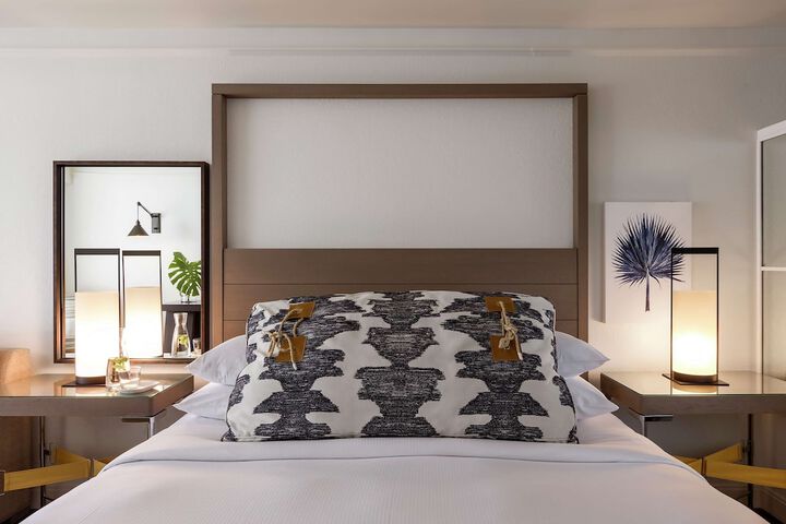 Room 13 of 89
