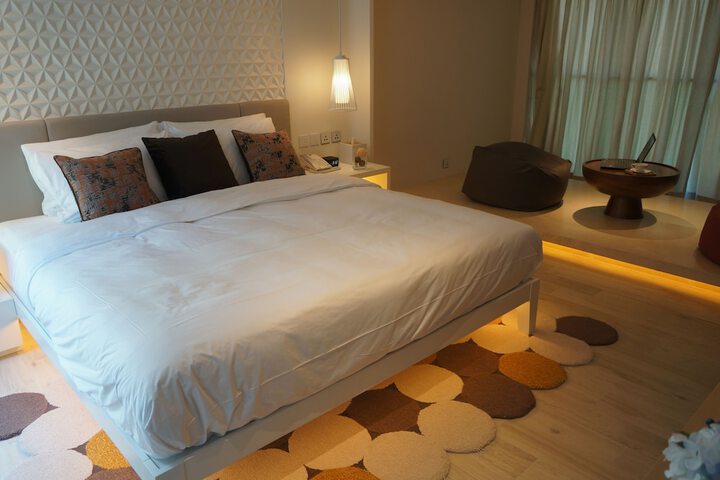 Room 16 of 68