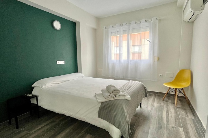 Click & Room
