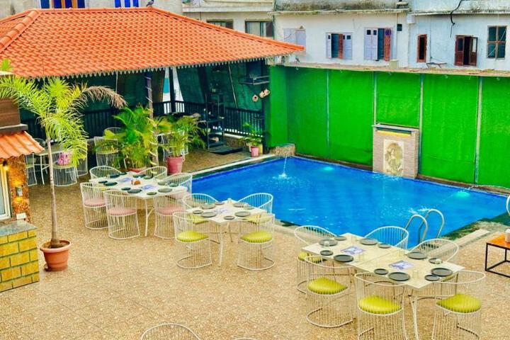 Hotel Grand Udaipur- Rooftop Cafe! swimming pool!