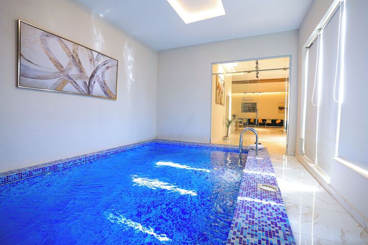 Pool 44 of 51