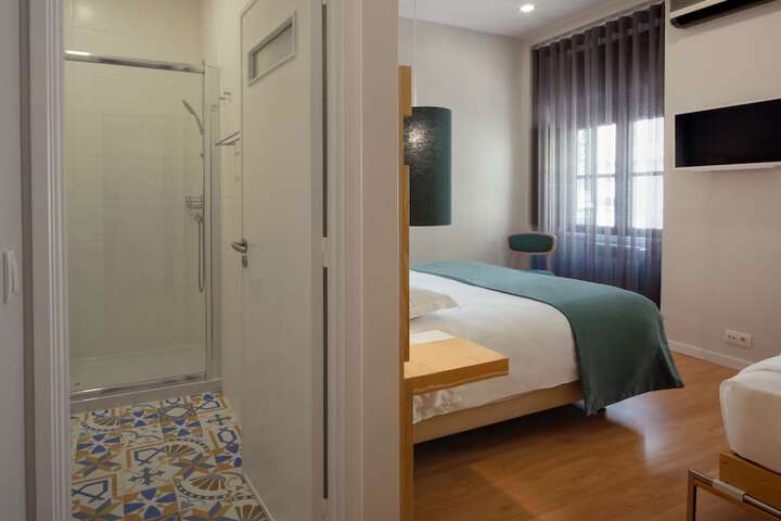 Room 19 of 76