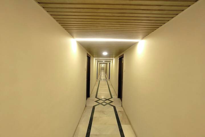 Ballroom/Hall 32 of 35