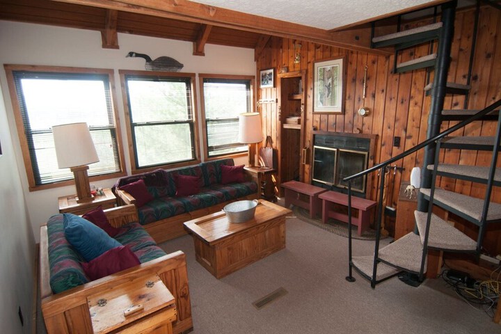 Room 5 of 9