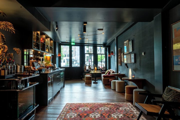 Lounge 229 of 264