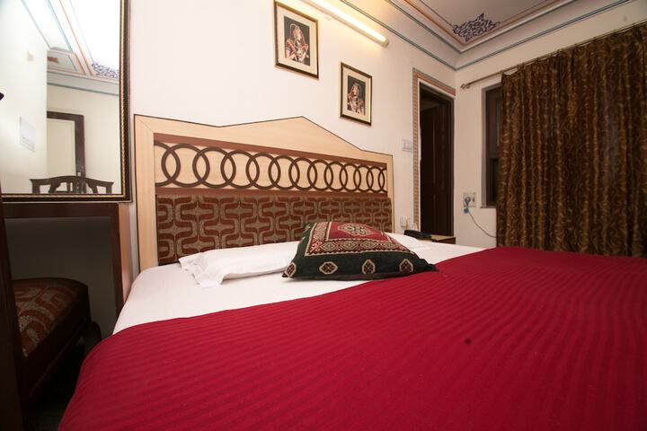 Room 35 of 113