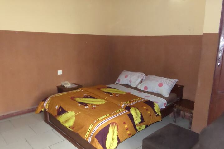Room 6 of 11