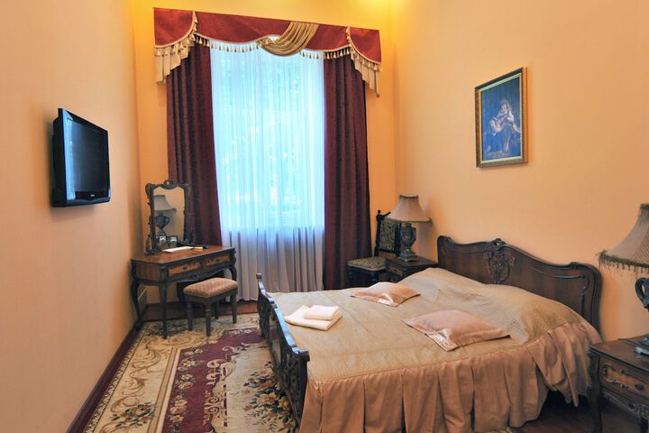 Room 16 of 60