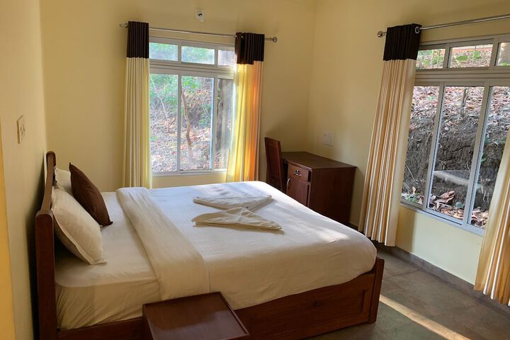 Room 8 of 87