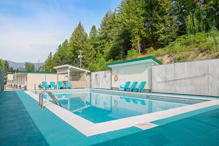 Pool 36 of 42