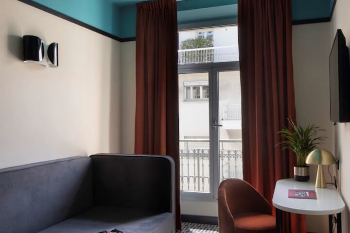 Room 34 of 138