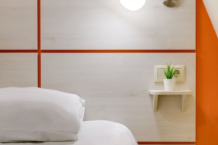Room 49 of 95