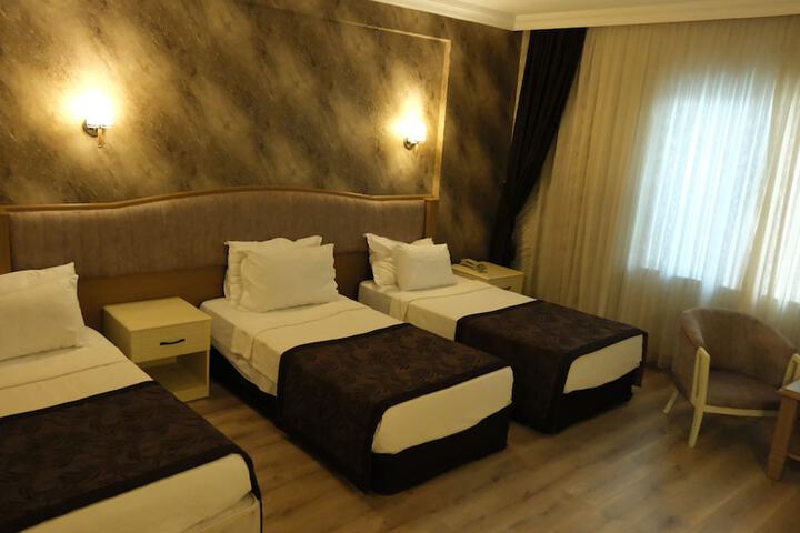 Room 27 of 46