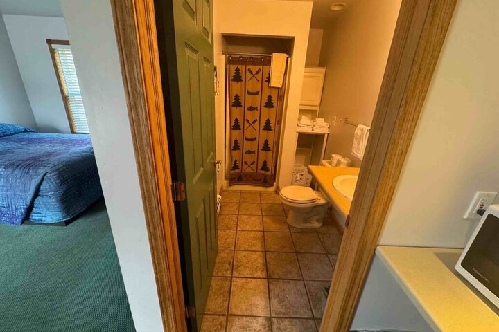 Room 53 of 59